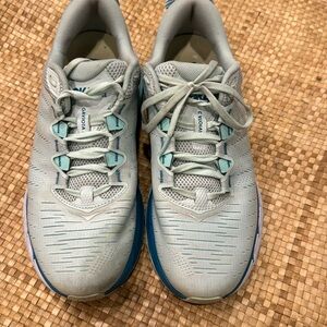 Hoka women’s 9.5 running shoes gaviota 3